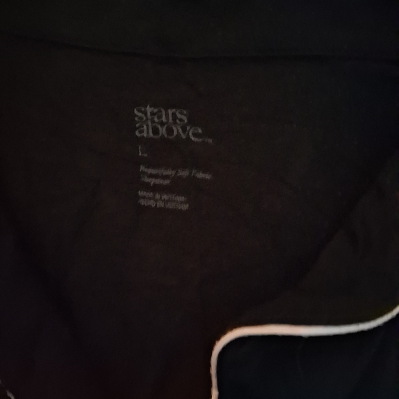 stars above Black Short Sleeve Button-Front Pajama Top with White Piping - Picture 3 of 4